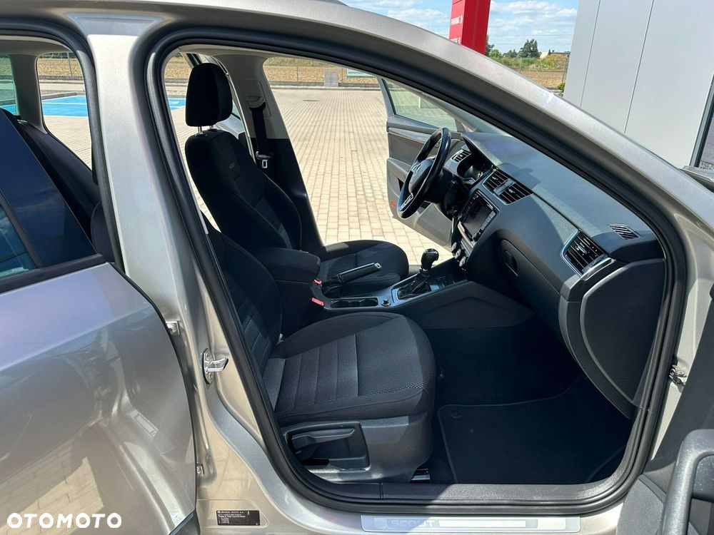 Skoda Octavia Scout 2.0 TDI 4x4 DSG - 14