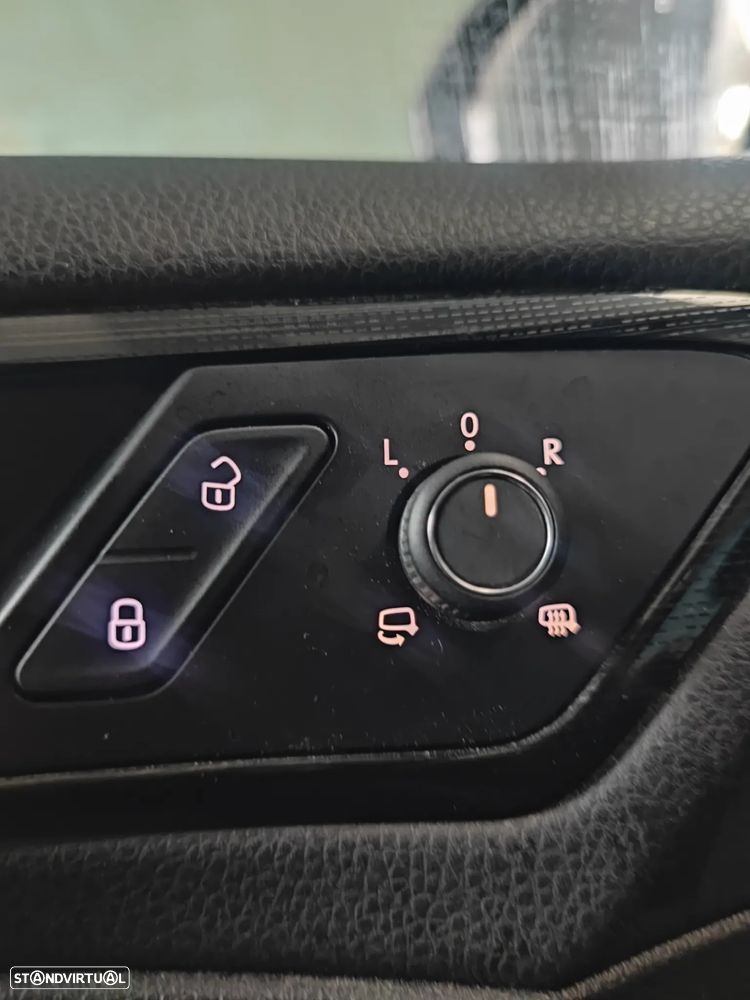 VW Golf Variant 1.6 TDi Highline DSG - 13