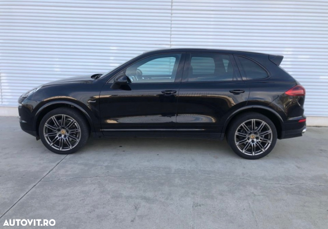 Porsche Cayenne 3.0 L - 2