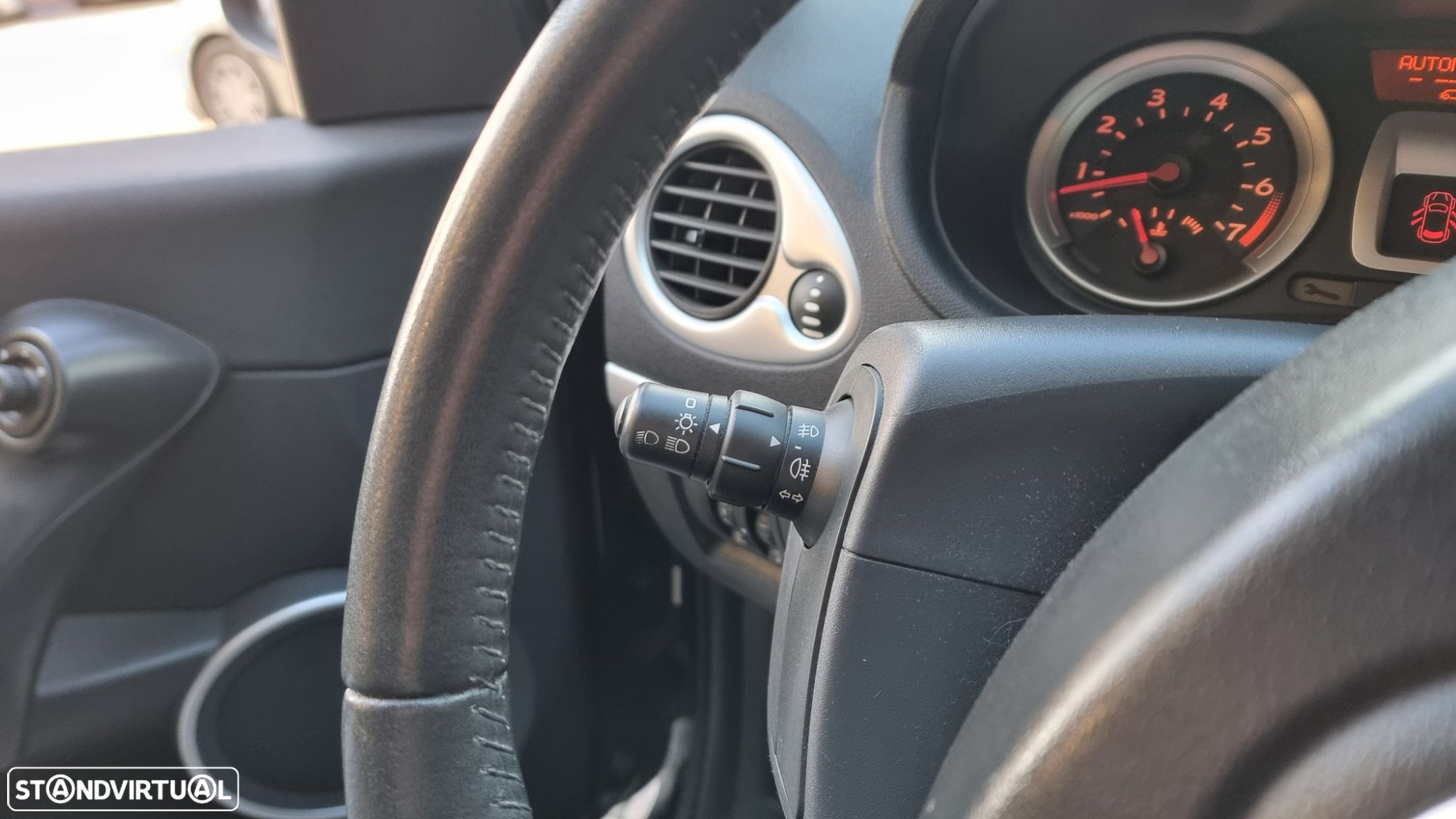 Renault Clio 1.2 16V Confort - 15