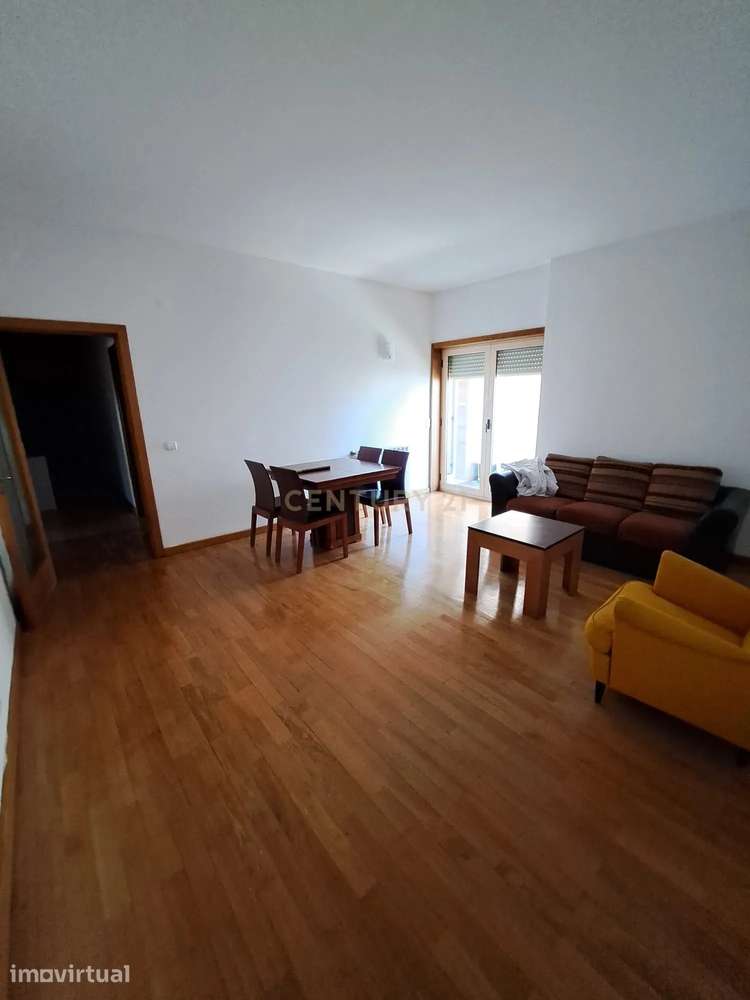 T2 com 121 m² | Suíte | Garagem | Junto à Casa da Música - Grande imagem: 5/18