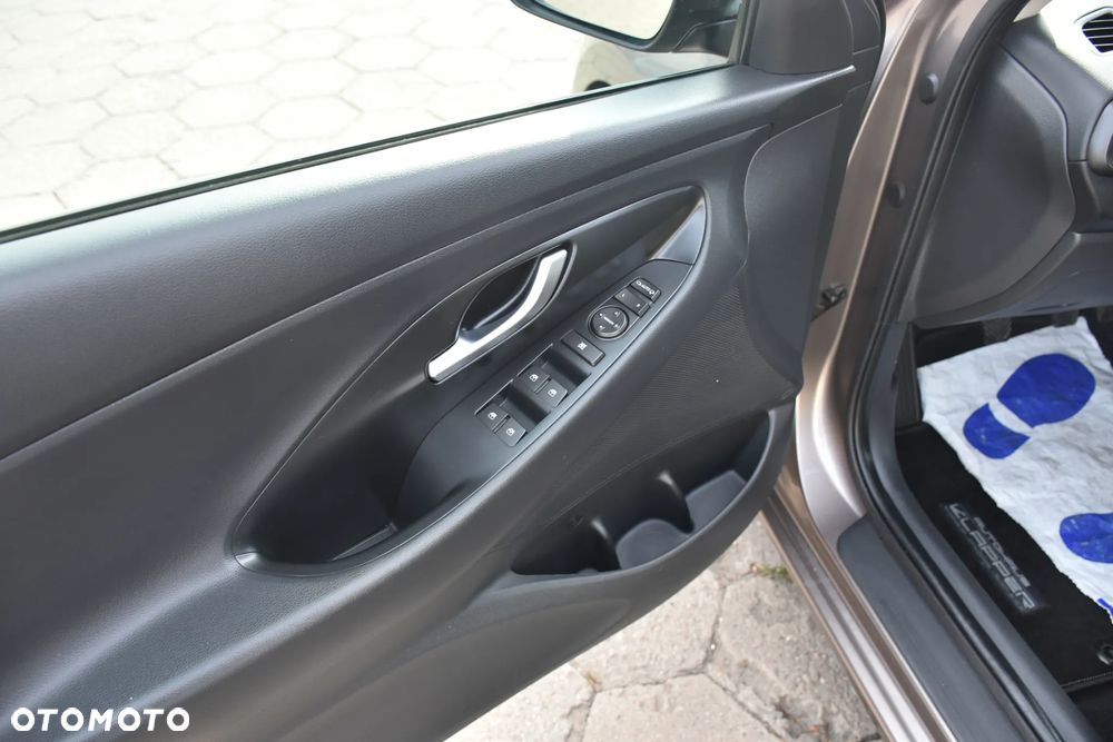 Hyundai i30 1.5 T-GDI 48V-Hybrid Prime - 12