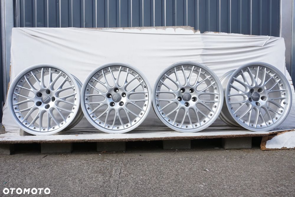 Audi 5x112 19 9J et33 8T0601025P - 3
