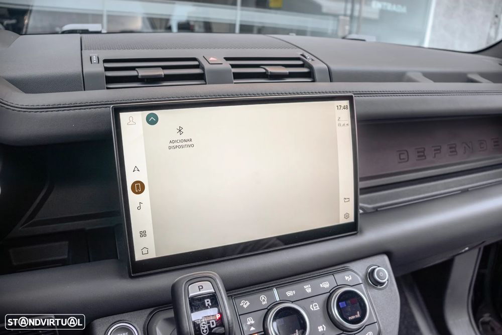 Land Rover Defender - 25