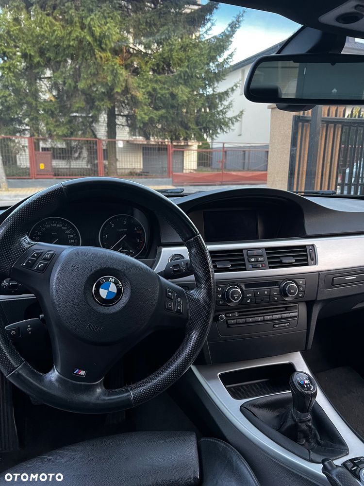 BMW Seria 3 330d - 25