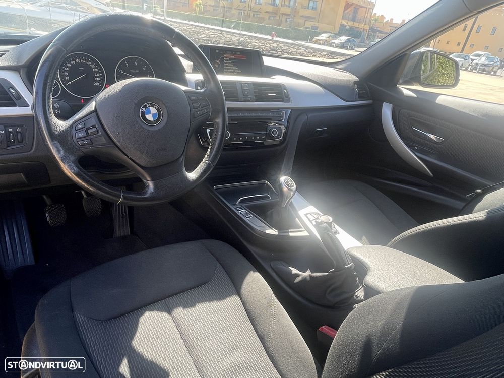 BMW 318 d Touring xDrive Advantage - 7