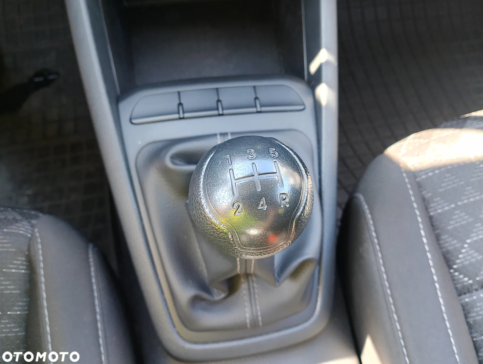 Kia Rio 1.2 M - 25