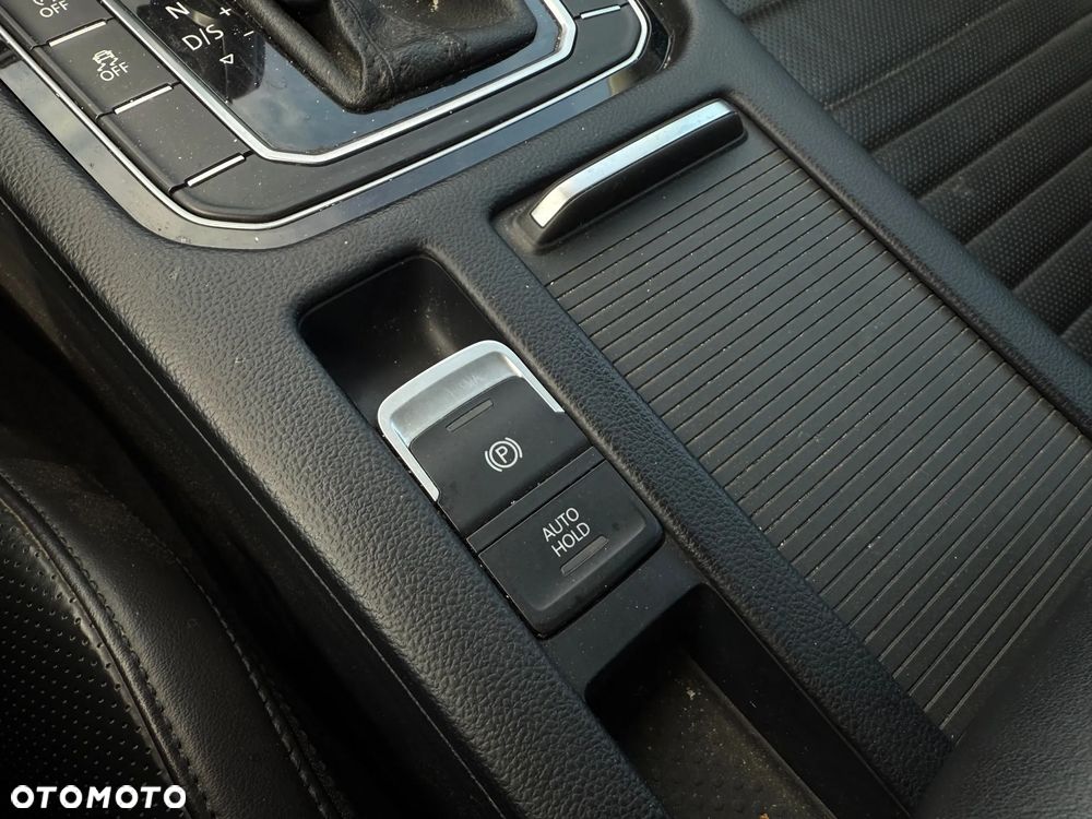 Volkswagen Passat - 28