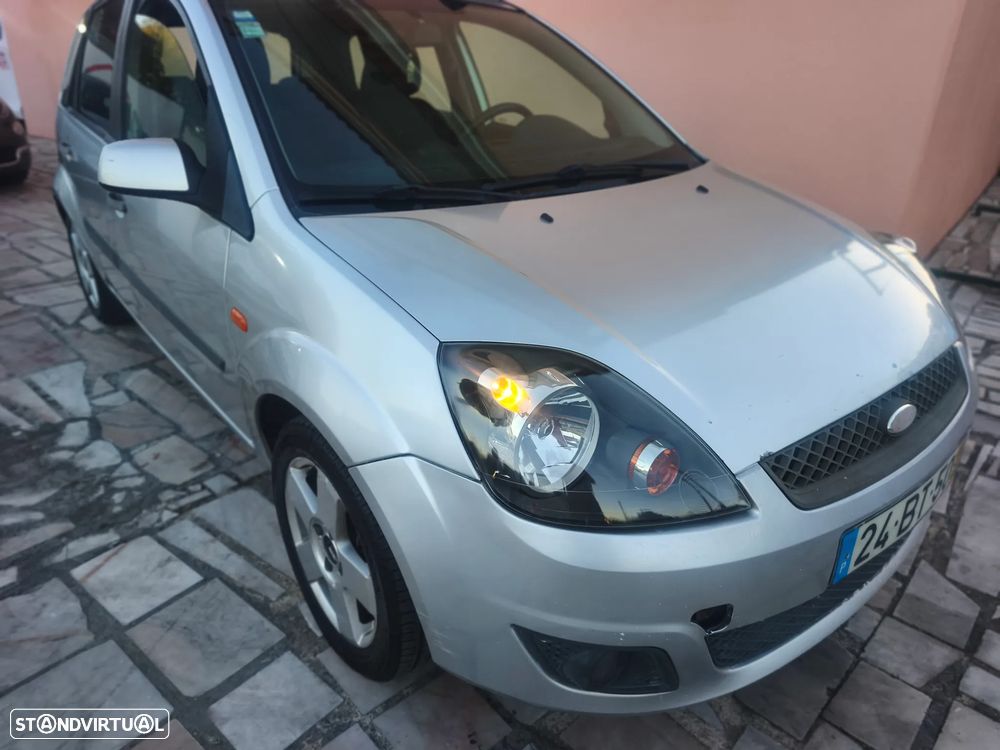 Ford Fiesta 1.4 TDCi First Edition - 27