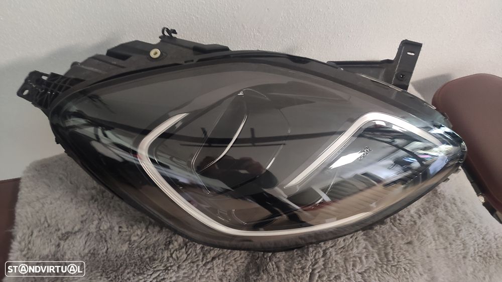 farol direito Full Led Ford Puma - L713235AB - 2