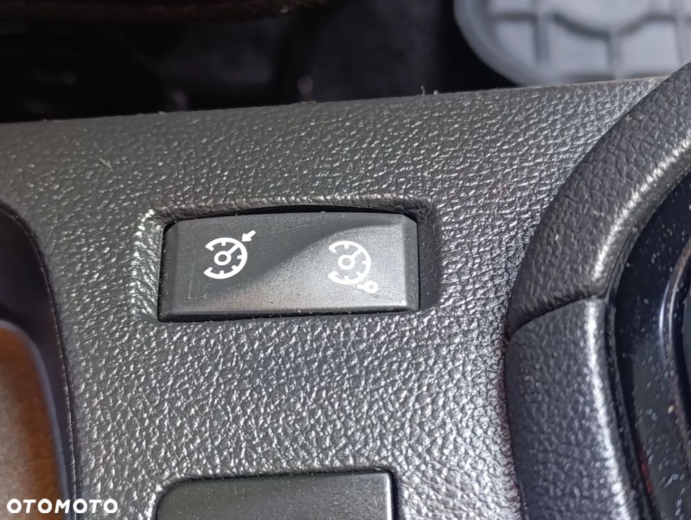 Renault Clio 0.9 TCe Limited - 19