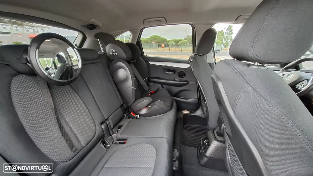 BMW 218 Active Tourer i Line Luxury Auto - 18