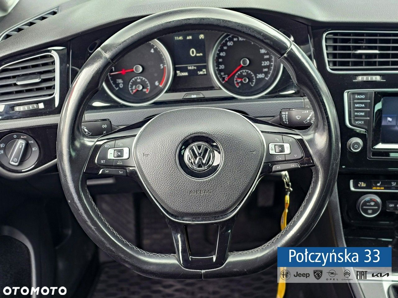 Volkswagen Golf - 26