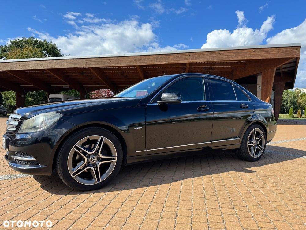 Mercedes-Benz C-Class 2011 photo 2