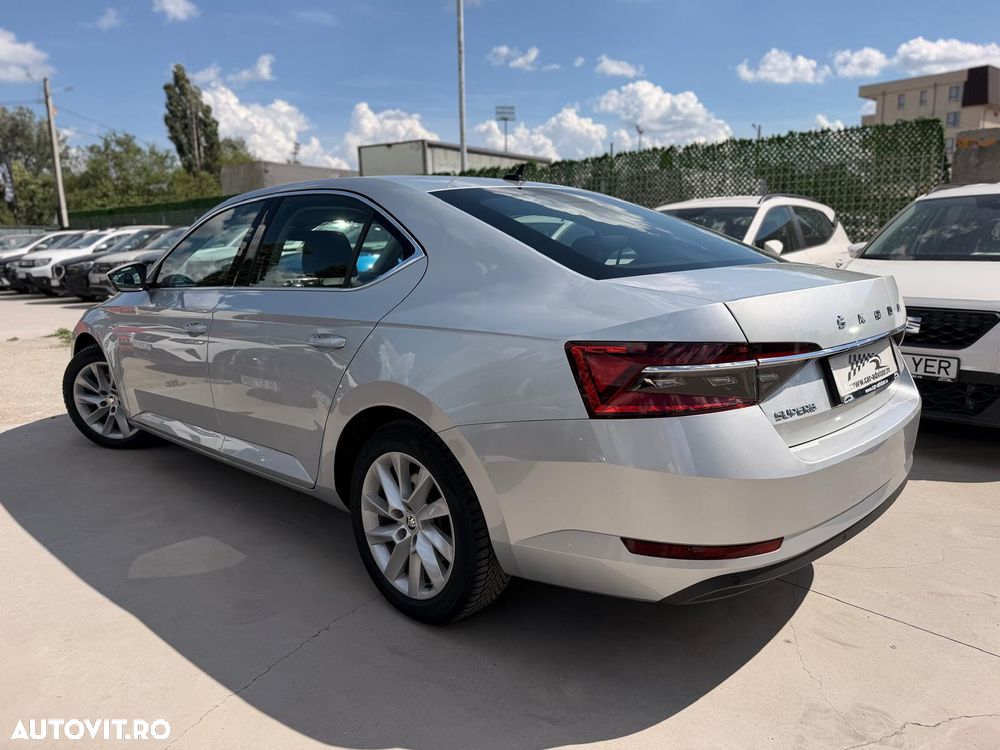 Skoda Superb 2.0 TDI DSG Style - 8