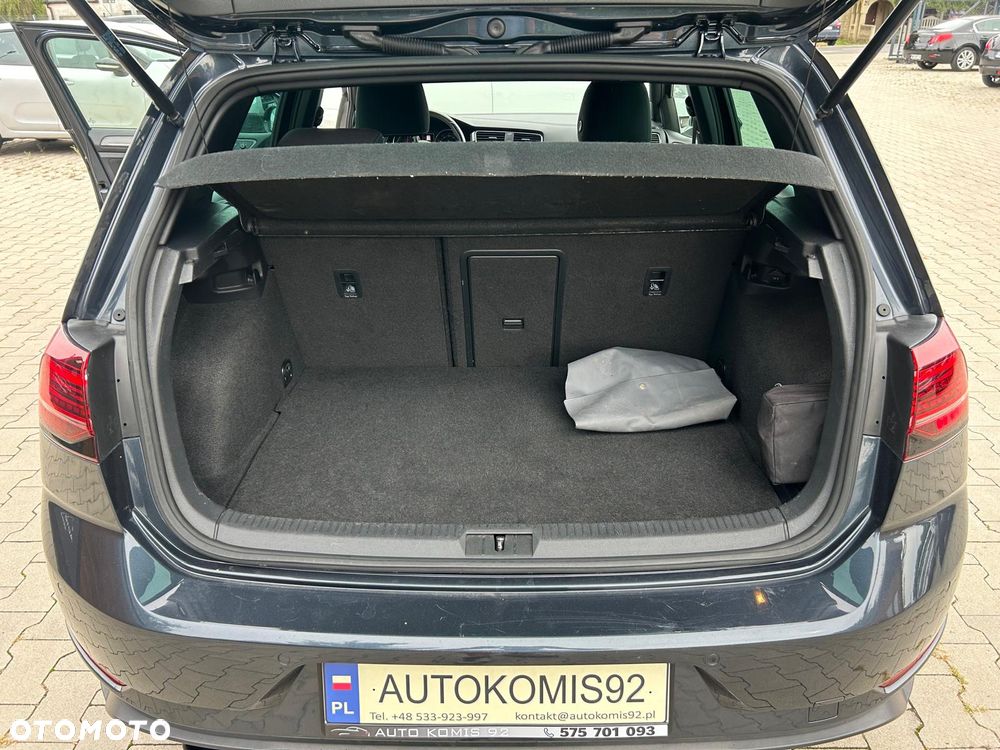 Volkswagen Golf - 24