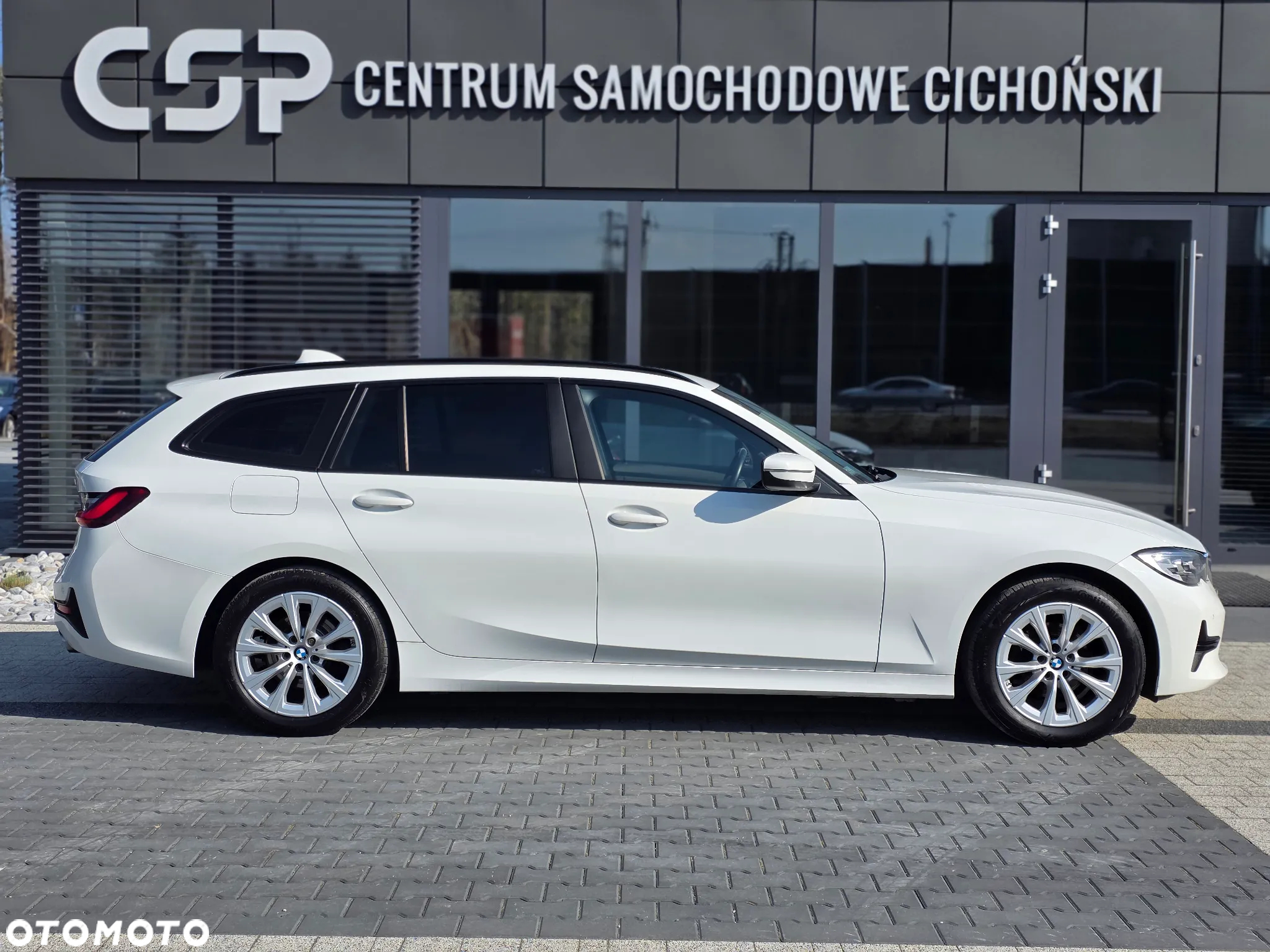 BMW Seria 3 318i Sport - 27
