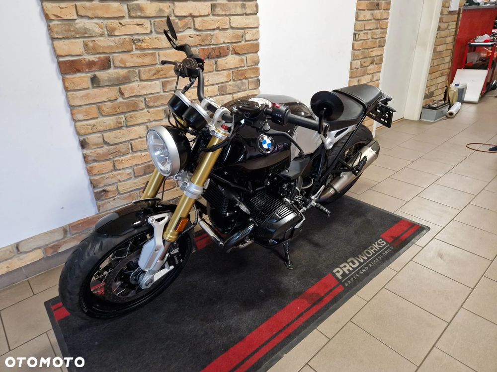 BMW R - 8