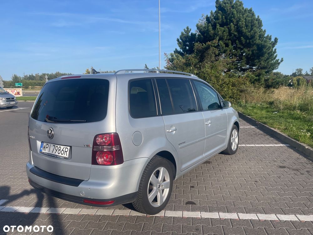 Volkswagen Touran 1.4 TSI DSG United - 4