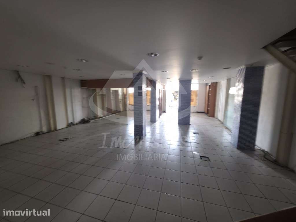 Armazém / Espaço Comercial para Arrendamento na Póvoa de Santo Adrião - Grande imagem: 4/34