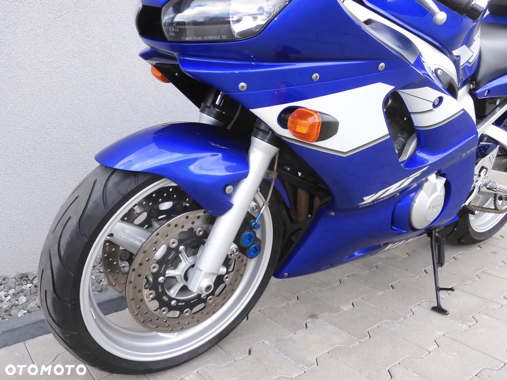 Yamaha R6 - 26