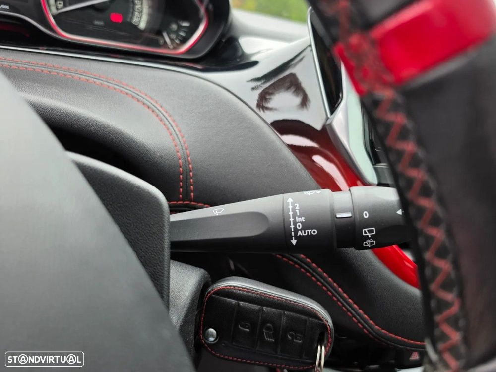 Peugeot 208 GTI 200 THP - 16