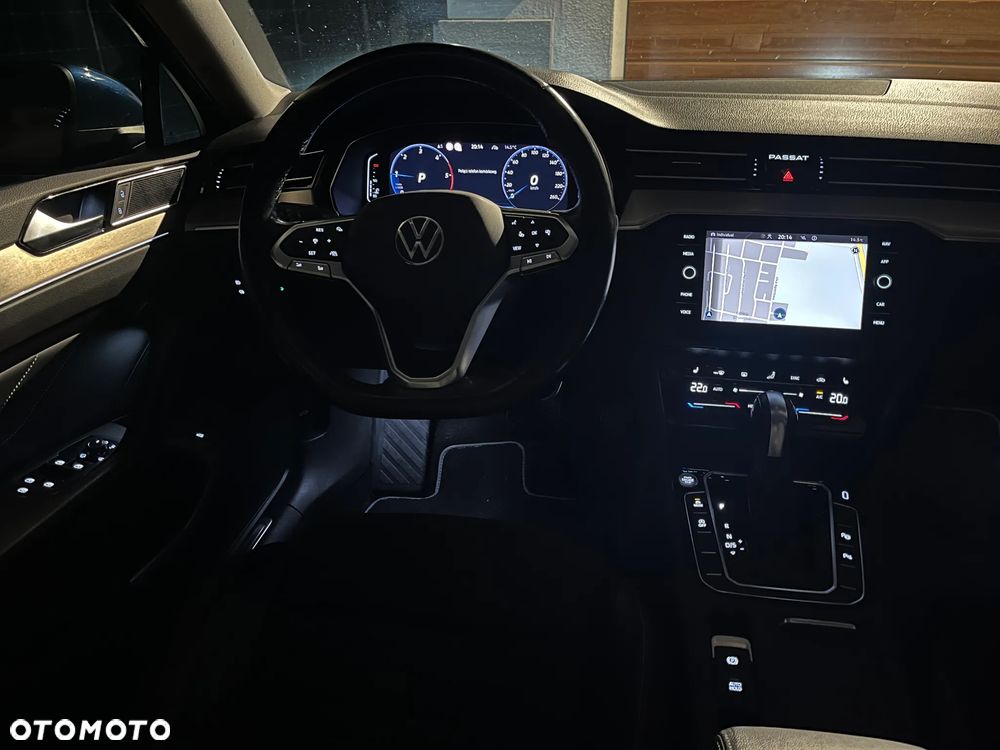 Volkswagen Passat 2.0 TDI Elegance DSG - 9