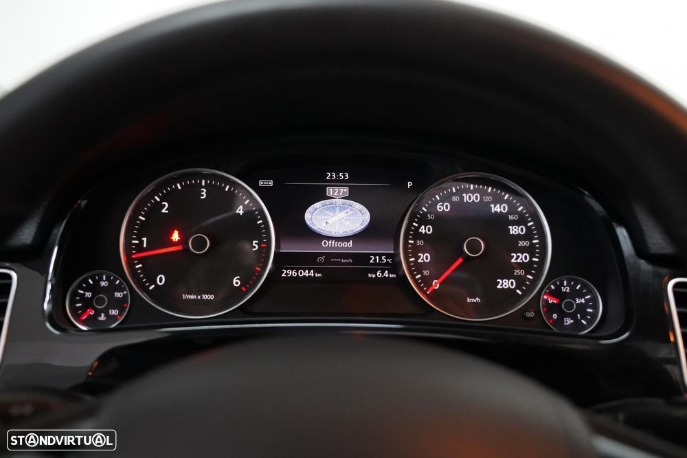 VW Touareg 3.0 TDI V6 Tiptronic - 11