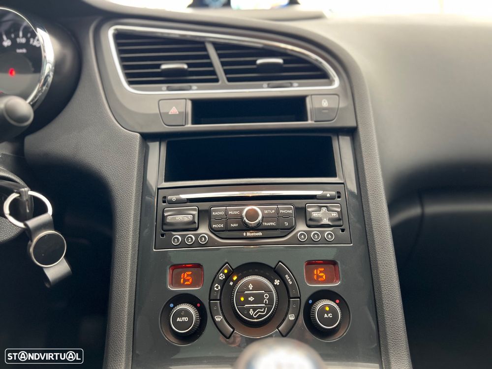 Peugeot 5008 1.6 BlueHDi Style - 15