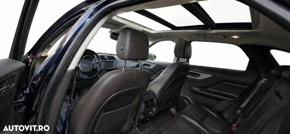 Jaguar F-Pace 20d AWD Portfolio - 3