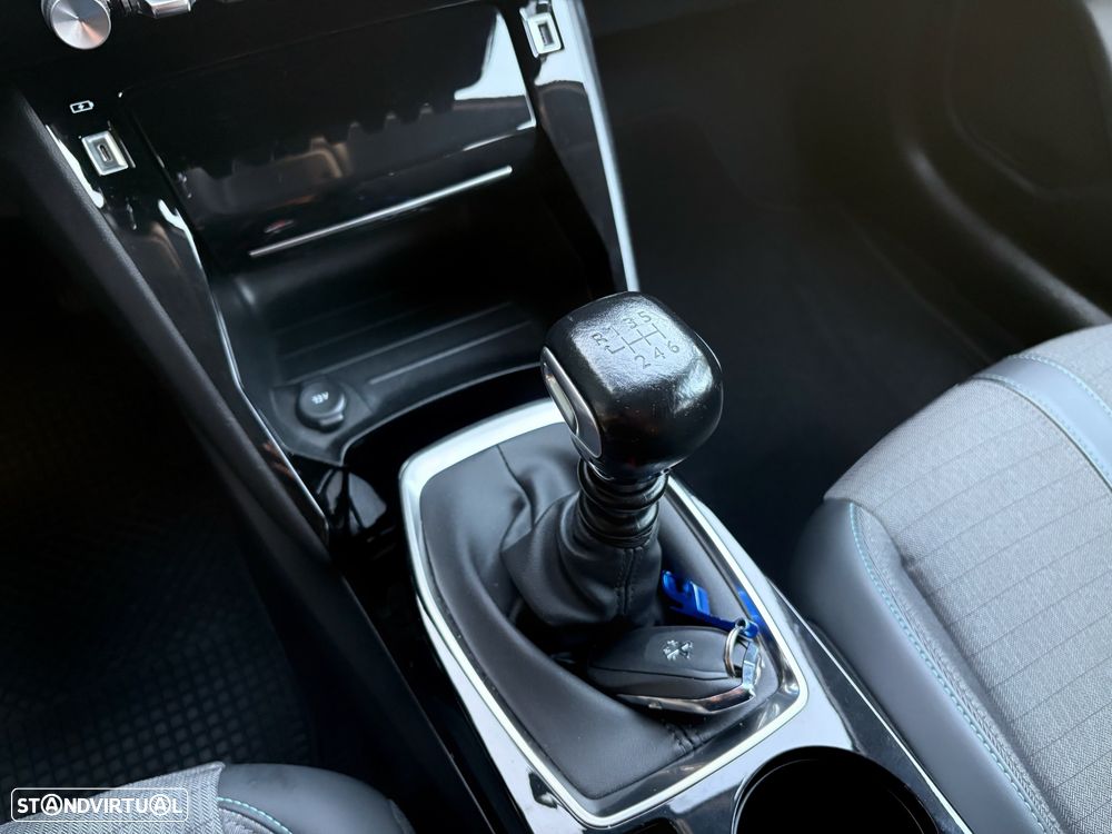Peugeot 208 1.2 PureTech Allure Pack - 17