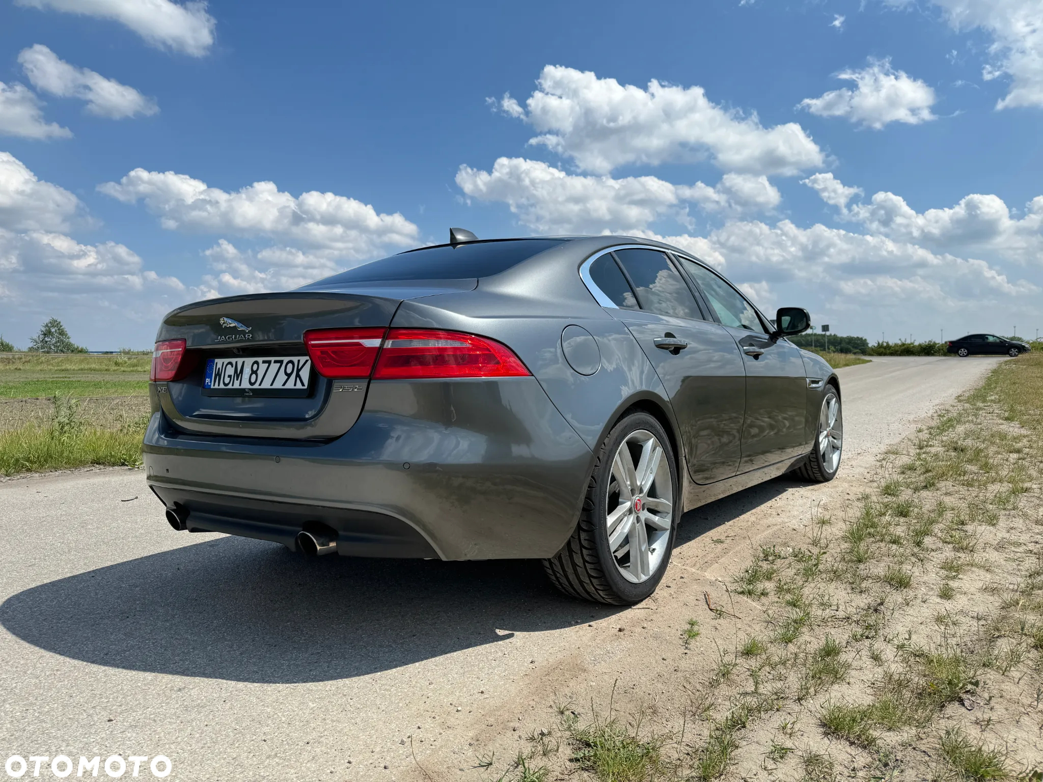 Jaguar XE S - 5