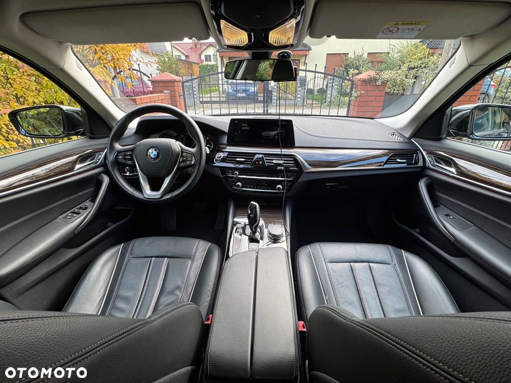 BMW Seria 5 520d Luxury Line - 11