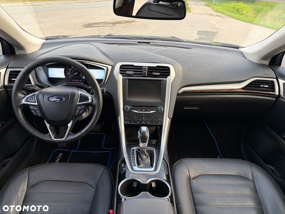 Ford Fusion - 10