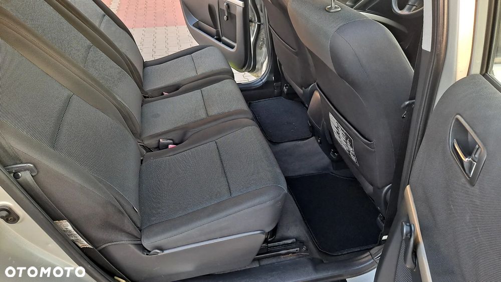 Toyota Corolla Verso 1.6 Terra - 28