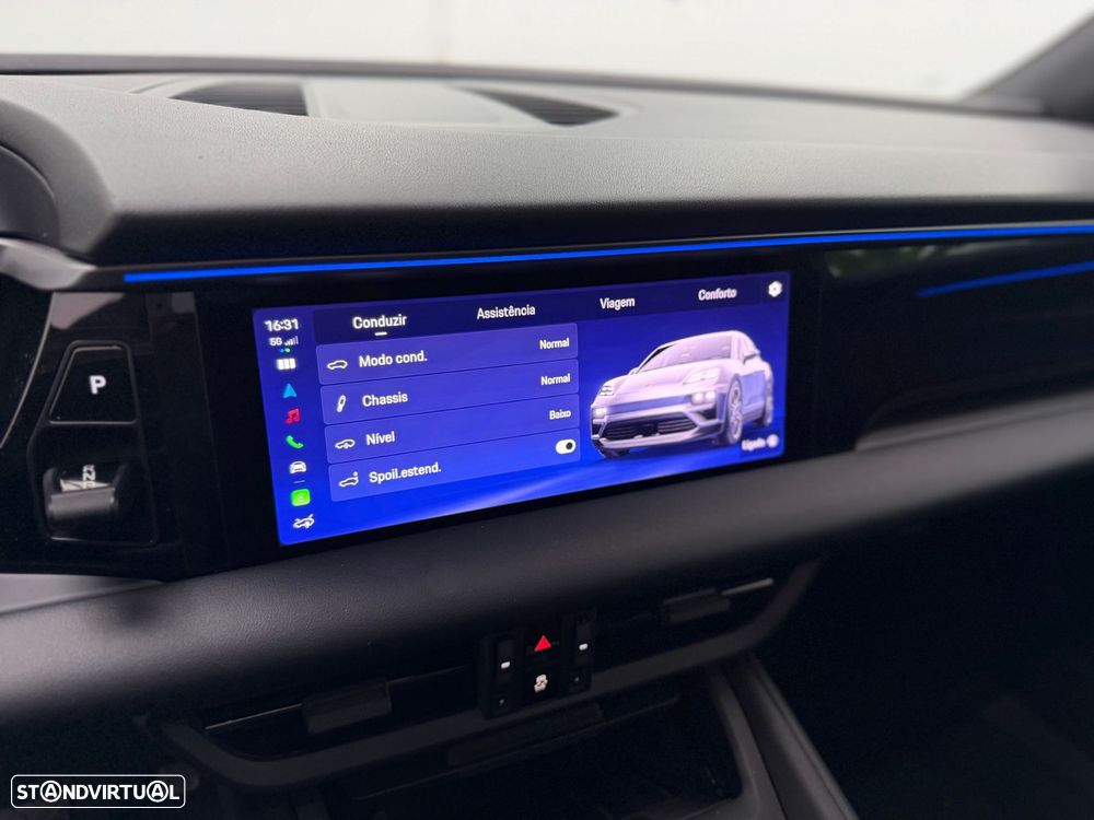 Porsche Macan Electric 4 - 15