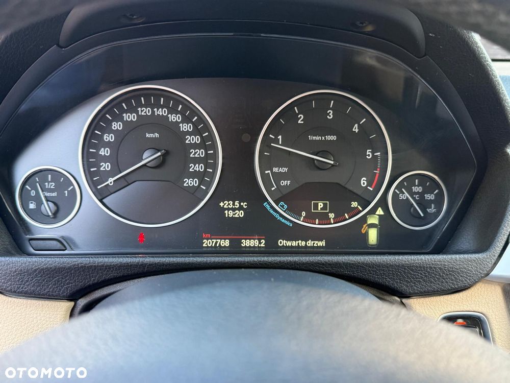 BMW Seria 3 320d Sport-Aut Efficient Dynamics Edition Sport Line - 28