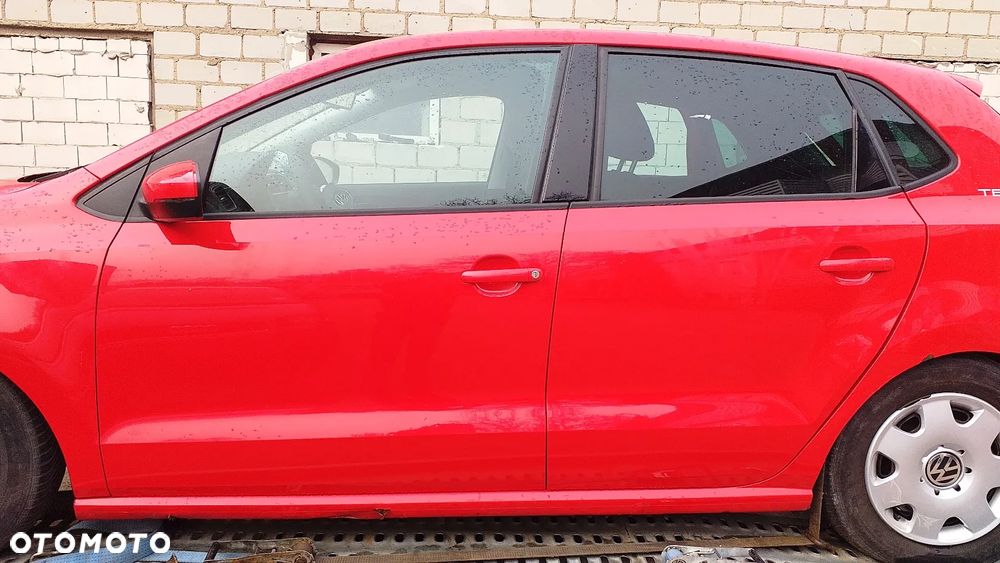 Na części Polo V 6R 1.4 benzyna silnik CGG skrzynia LVE lak. LP3G zderzak maska drzwi błotnik szyba fotele kanapa deska lampa - 2