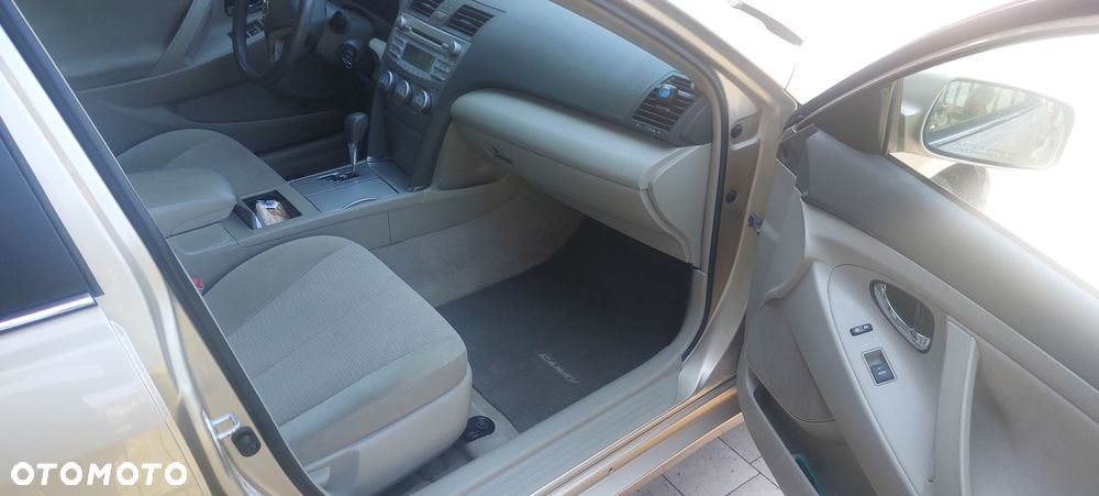 Toyota Camry 2.5 SE - 6
