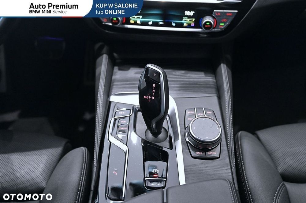 BMW Seria 5 530d xDrive mHEV - 15