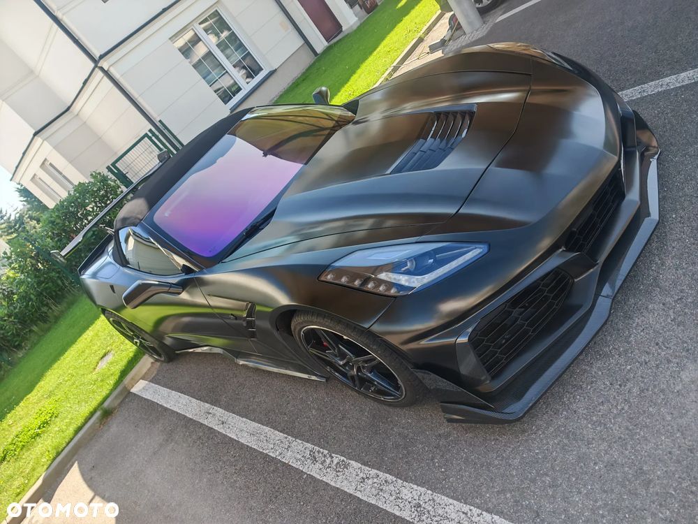 Chevrolet Corvette - 17