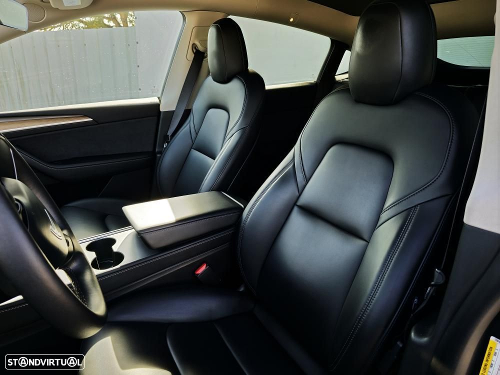 Tesla Model Y Long Range Dual Motor AWD - 8