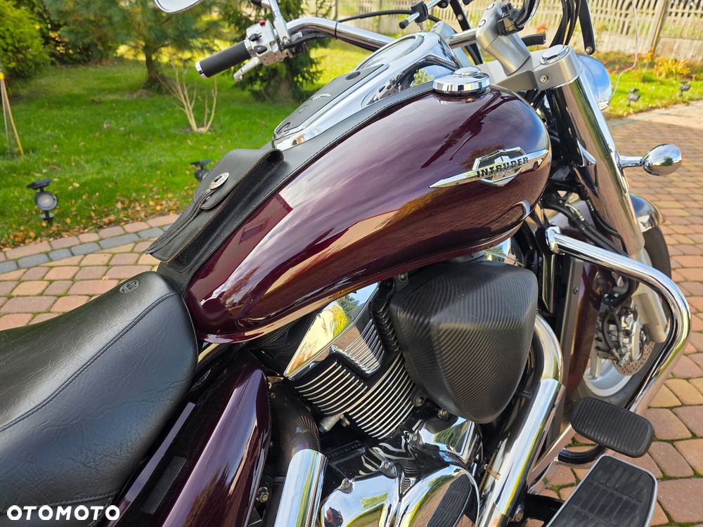 Suzuki Intruder - 31