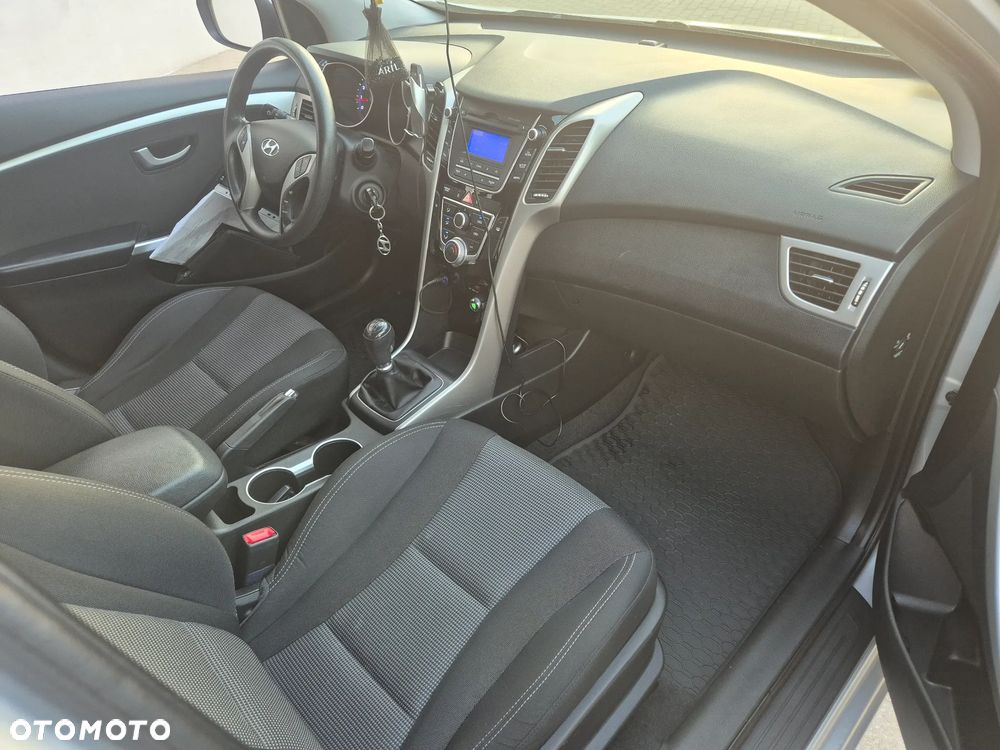 Hyundai i30 1.6 Comfort - 9