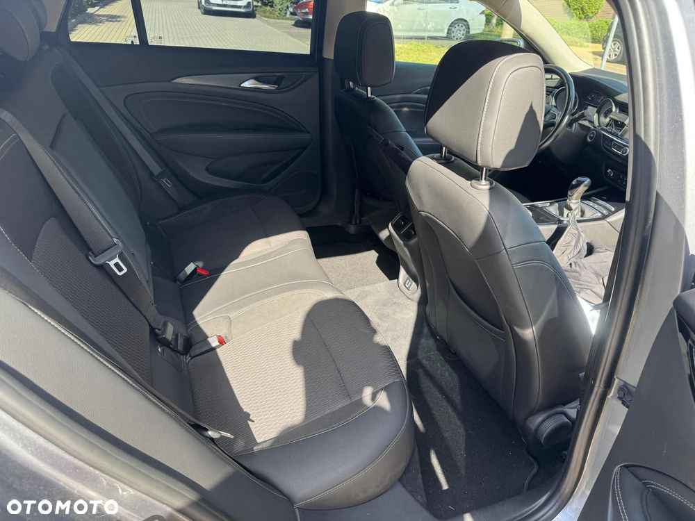Opel Insignia - 11
