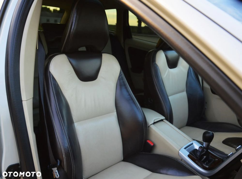 Volvo XC 60 - 30