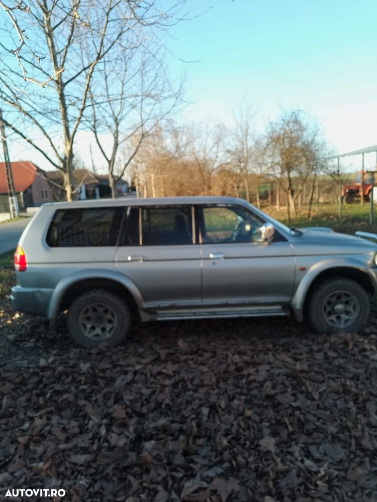 Mitsubishi Pajero - 13