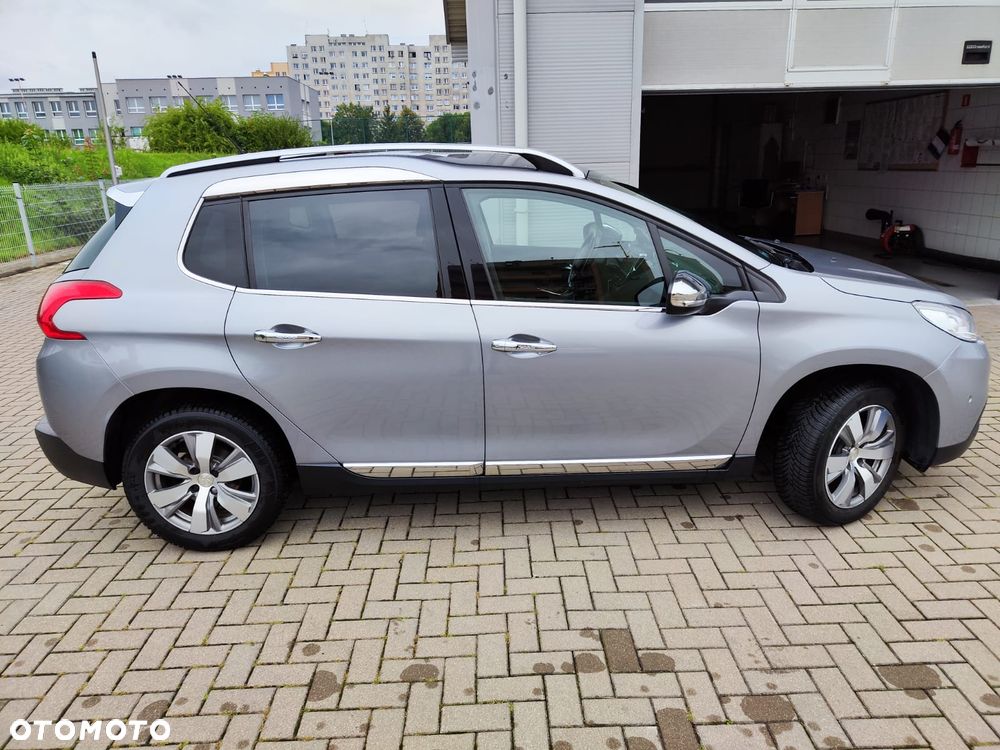 Peugeot 2008 1.2 Pure Tech Active S&S - 6