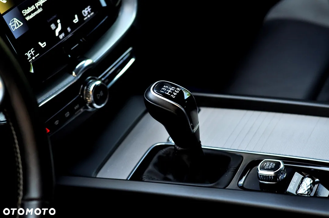 Volvo XC 60 D3 R-Design - 16