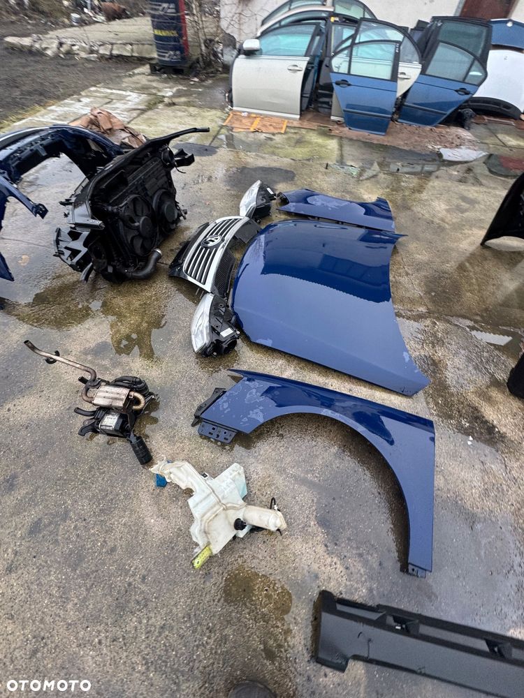 Vw Volkswagen Passat b6 La5e kod lakieru drzwi przednie tylne prawe lewe przód tył klapa tył tylnia klapa bagażnika lampy tył tylnie zderzak tył pdc błotnik prawy lewy zbiorniczek spryskiwaczy webasto 00018031232 / 9013859c pas przedni diesel grill lampy przód przednie maska próg zderzak przedni belka niebieski granatowy - 8